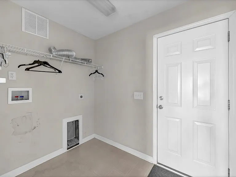 2029 Jackson St — Photo 12