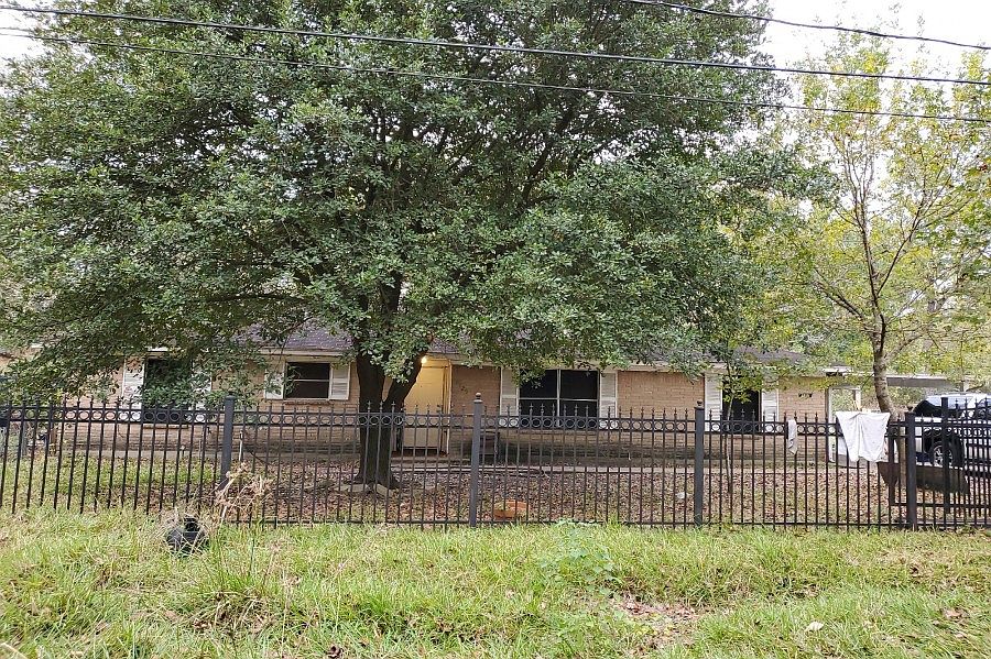 1st image of 6125 Queensland St