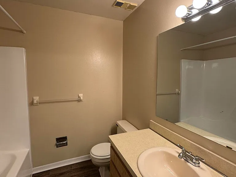 1058 Mollie Ln — Photo 8