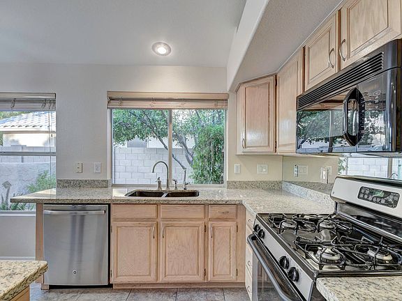 5th image of 3804 E Encinas Ave