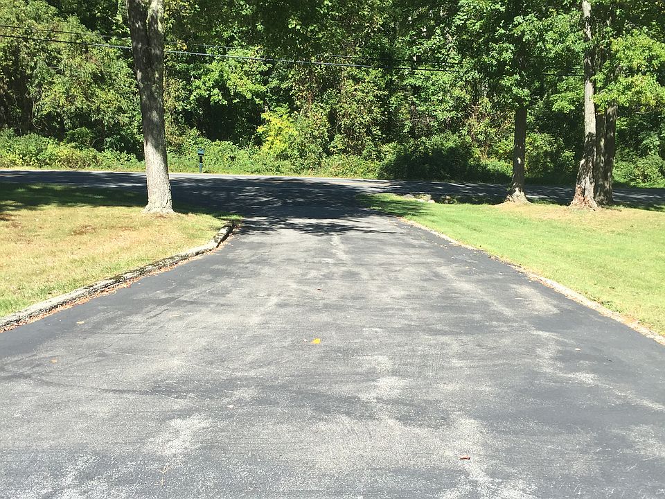 2nd image of 758 Camby Rd