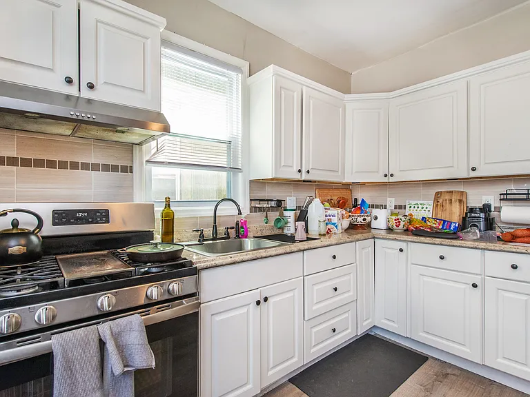 40 Olive St #1 — Photo 5