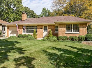335 Scott Ave, Glen Ellyn, IL 60137