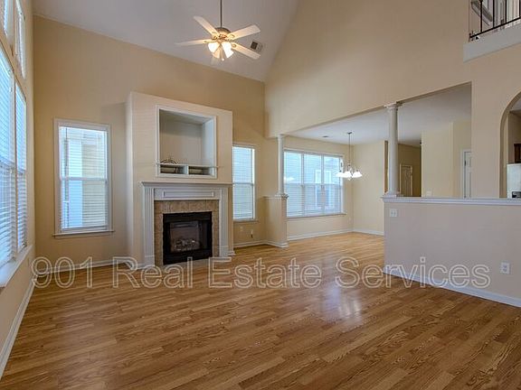 4th image of 1324 Island Shore Dr