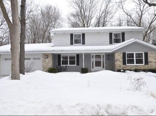 4620 S Raven Ln, New Berlin, WI 53151