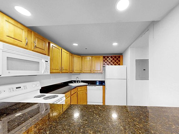 Standard Kitchen