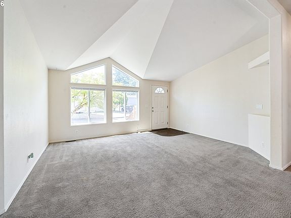 4th image of 4802 SE 133rd Dr