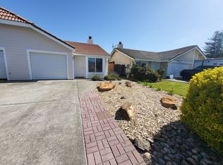 207 Stokes Ct, Petaluma, CA