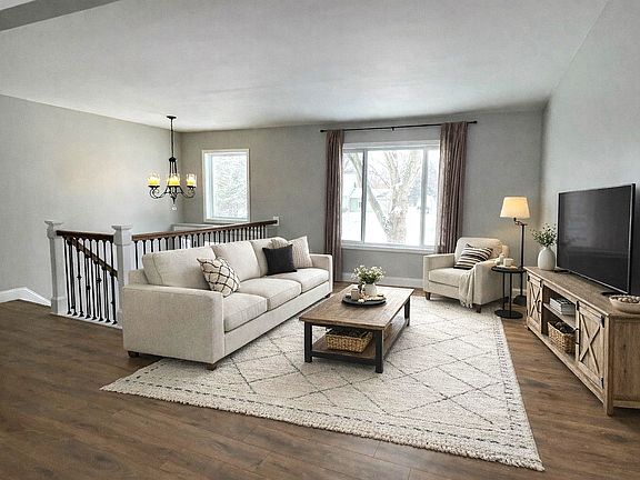 2nd image of 2568 Sun Terrace Dr