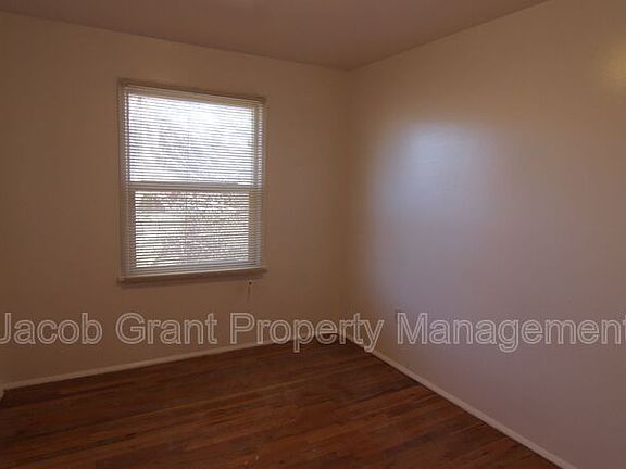 5th image of 126 Toponce Dr Unit 126