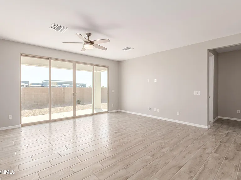 1275 E Jahns Dr — Photo 6