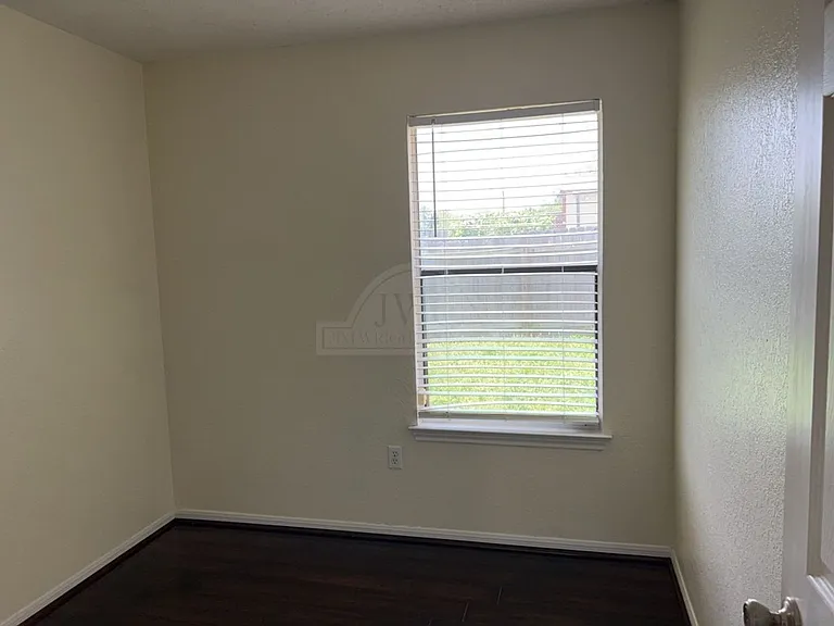 2224 Spicewood Dr — Photo 9