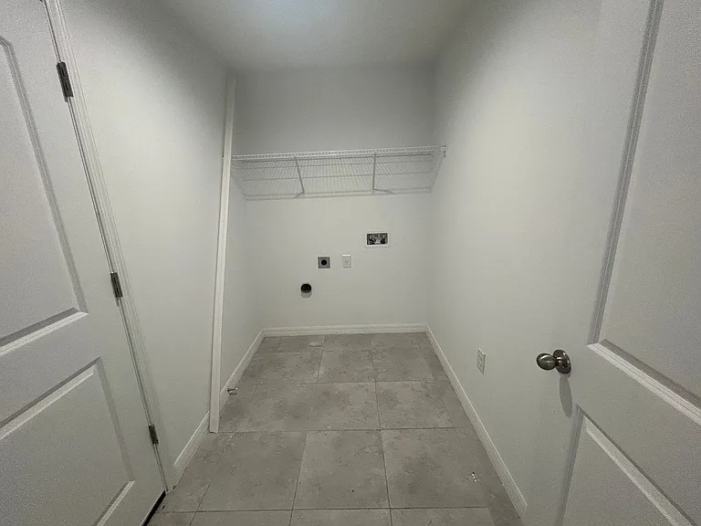 2825 NW 25th Ln — Photo 5