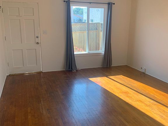 5th image of 4456 33rd St