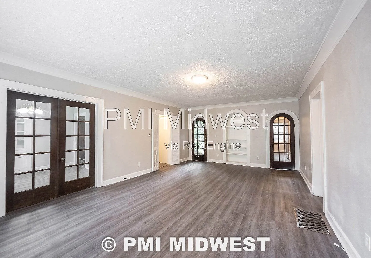 4 bed, 1.5 bath, 1150 sqft, $1,300 — Photo 4