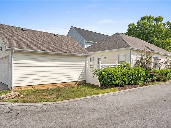 3rd image of 7093 Sunnywood Dr