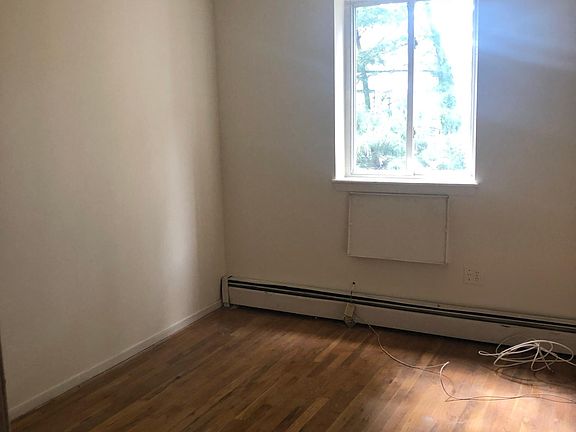 5th image of 2760 Bruckner Blvd APT 1