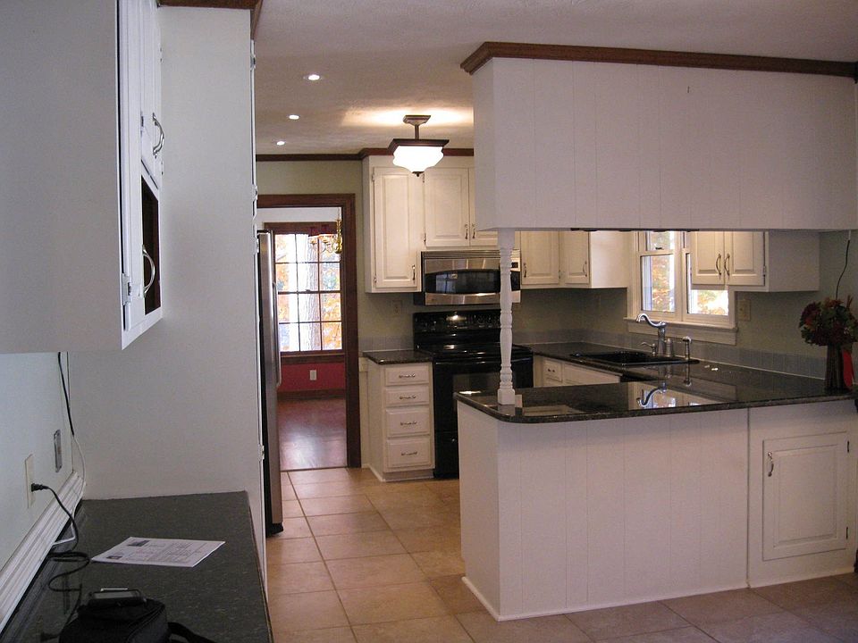 New Kitchen w/Granite 