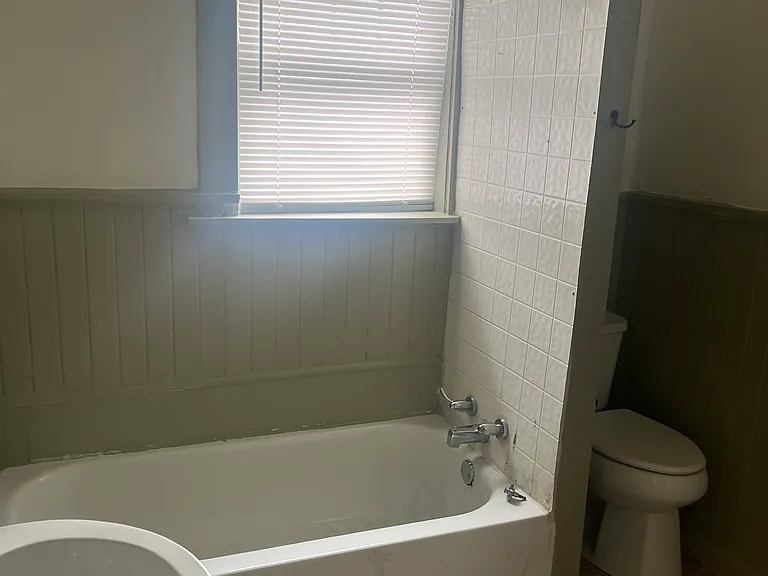419 Poplar St — Photo 9