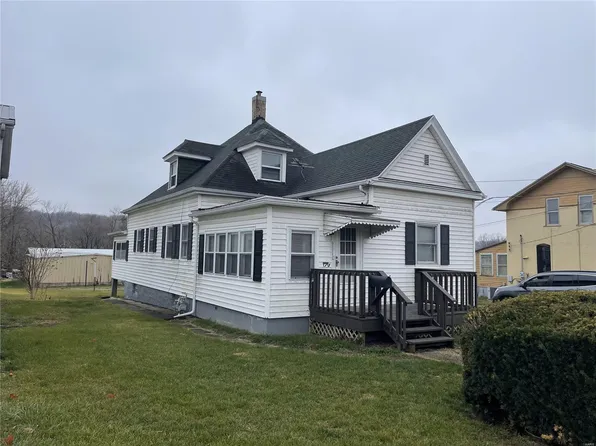 3111 Market St, Hannibal, MO 63401