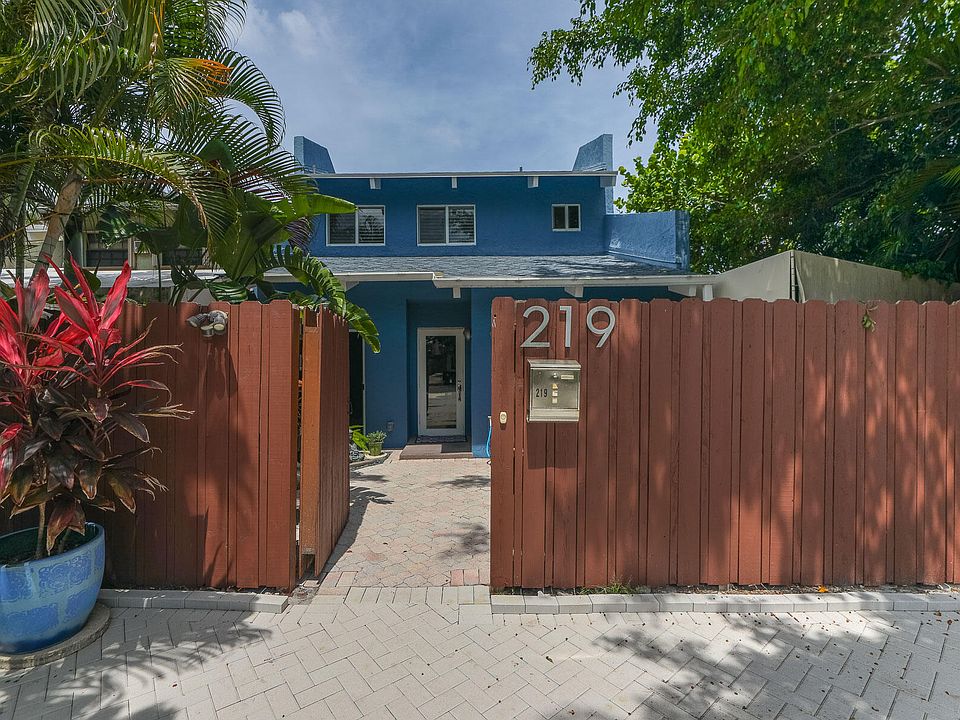 1st image of 219 NE 17th Avenue