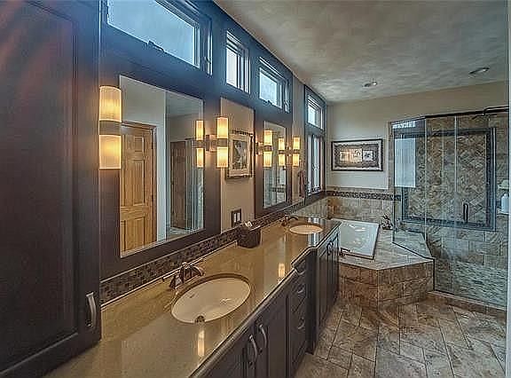 5th image of 3751 Sugar Lake Dr