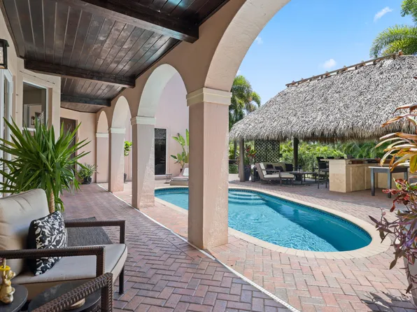 9341 Nugent Trail, West Palm Beach, FL 33411