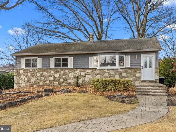 710 Middle Rd, Warminster, PA 18974