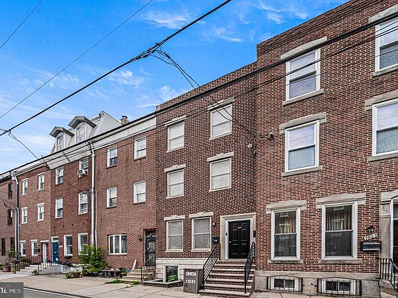 2nd image of 1931 Poplar St #B