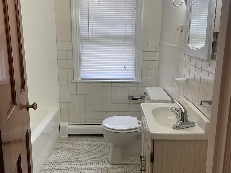 304 Bloomfield St #2 — Photo 6