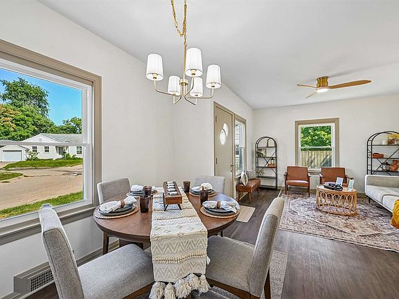 3rd image of 6 Kirkwood Cir