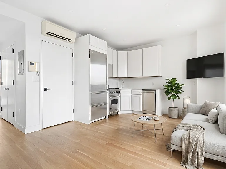 56 Spring St #7 — Photo 3