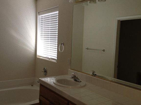 2nd image of 716 Hillswick Cir