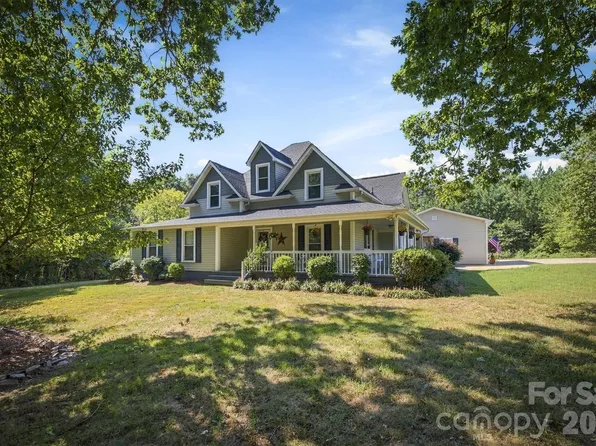 2993 Countryside Dr, Granite Falls, NC 28630