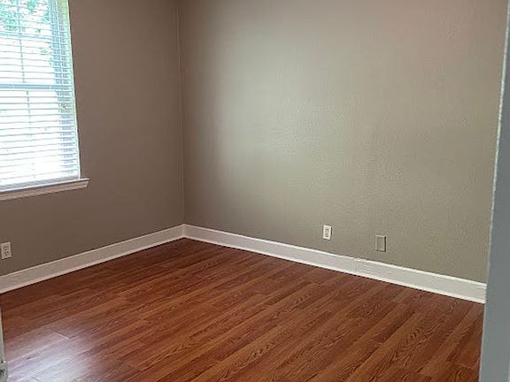 5th image of 2723 Folts Dr APT 121