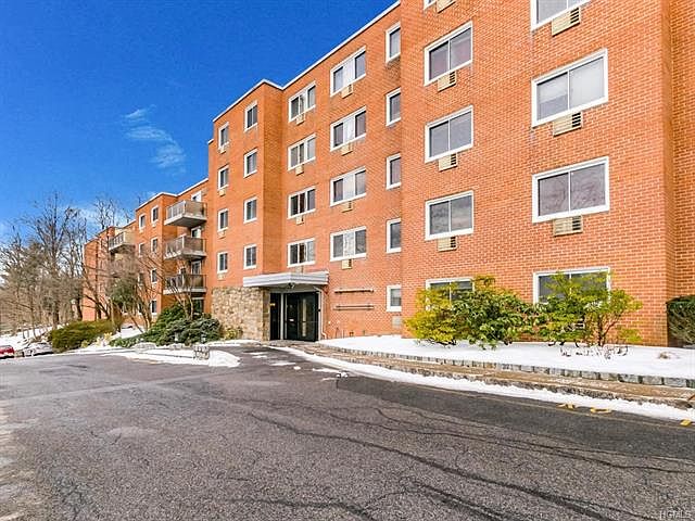 1st image of 370 Central Park Ave APT 3C