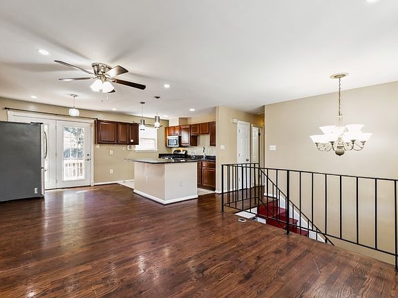 3rd image of 5625 Saint Charles Dr