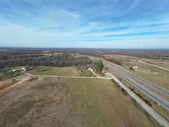 4th image of 2205 McCollum Rd