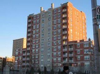 1st image of 40 Oceana Dr W APT 1G