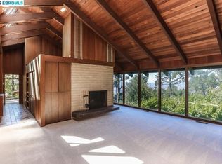 6131 Castle Dr, Oakland, CA 94611