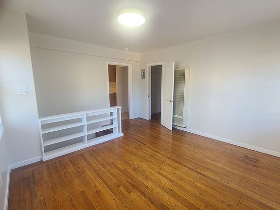 2nd image of 2739 22nd St