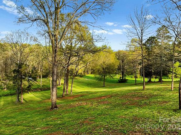 5th image of 632 Patterson Farm Rd