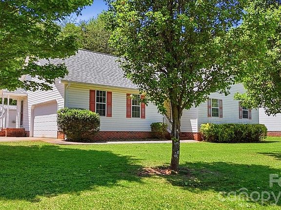 2nd image of 411 Patio Rd