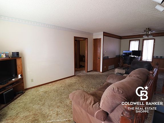 2nd image of 2017 E Crestway Dr