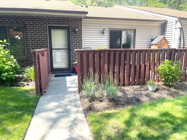 892 Skyline Drive #892, Coram, NY 11727