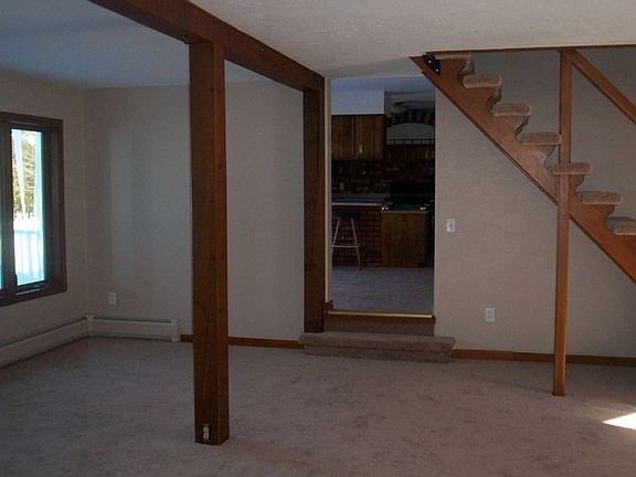 4th image of 1183 Oak St