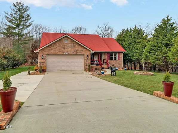 17 Dickens Ln, Crossville, TN 38558