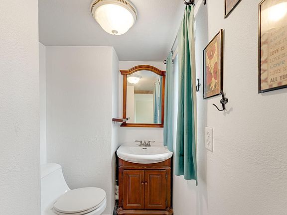 5th image of 8302 W Courtland AVENUE