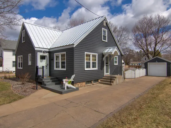 214 13th St SE, Menomonie, WI 54751