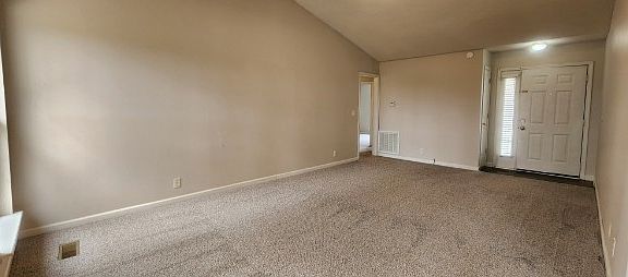 3rd image of 129 Oak Tree Dr